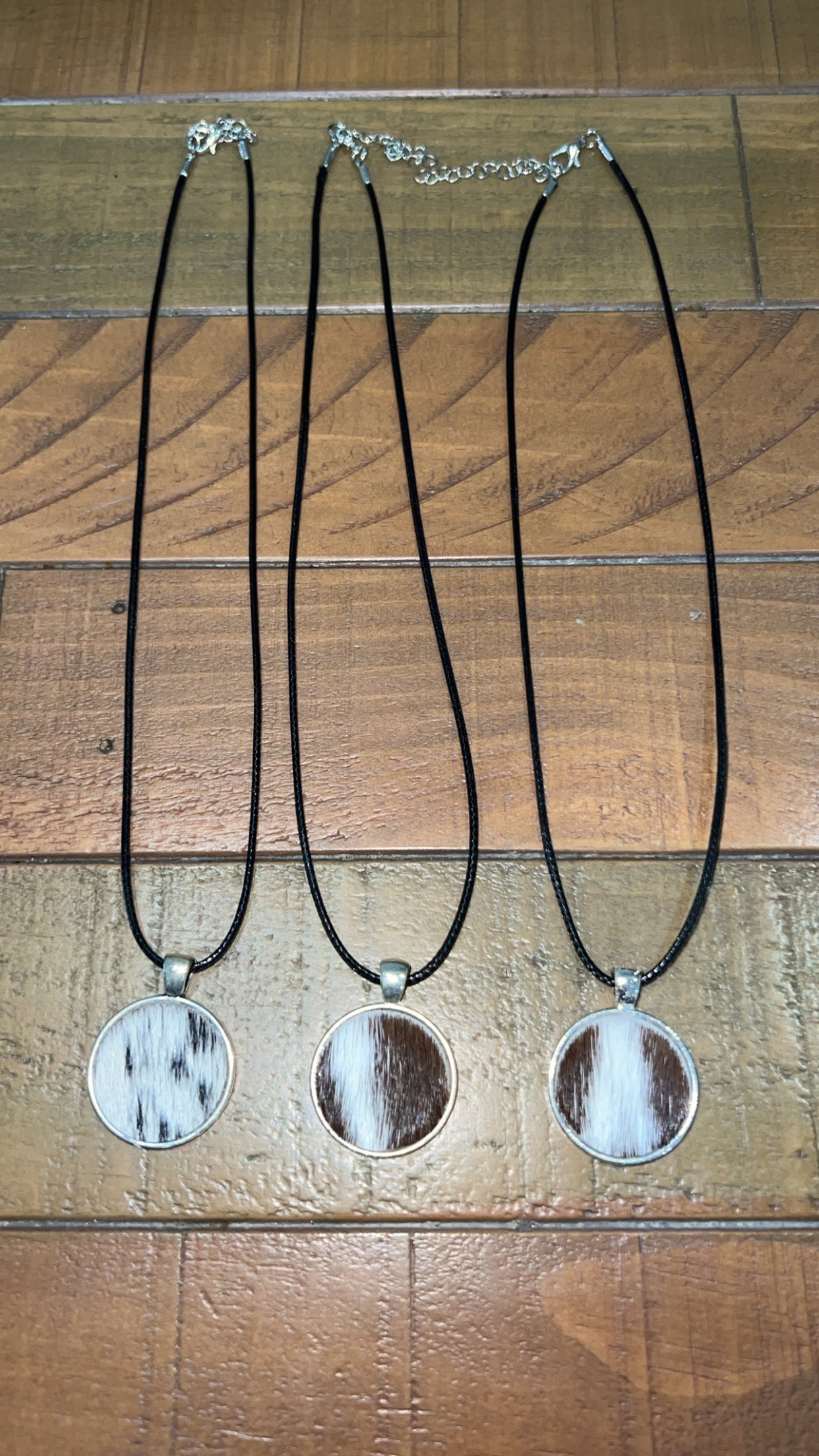 Cowhide Necklace 23mm