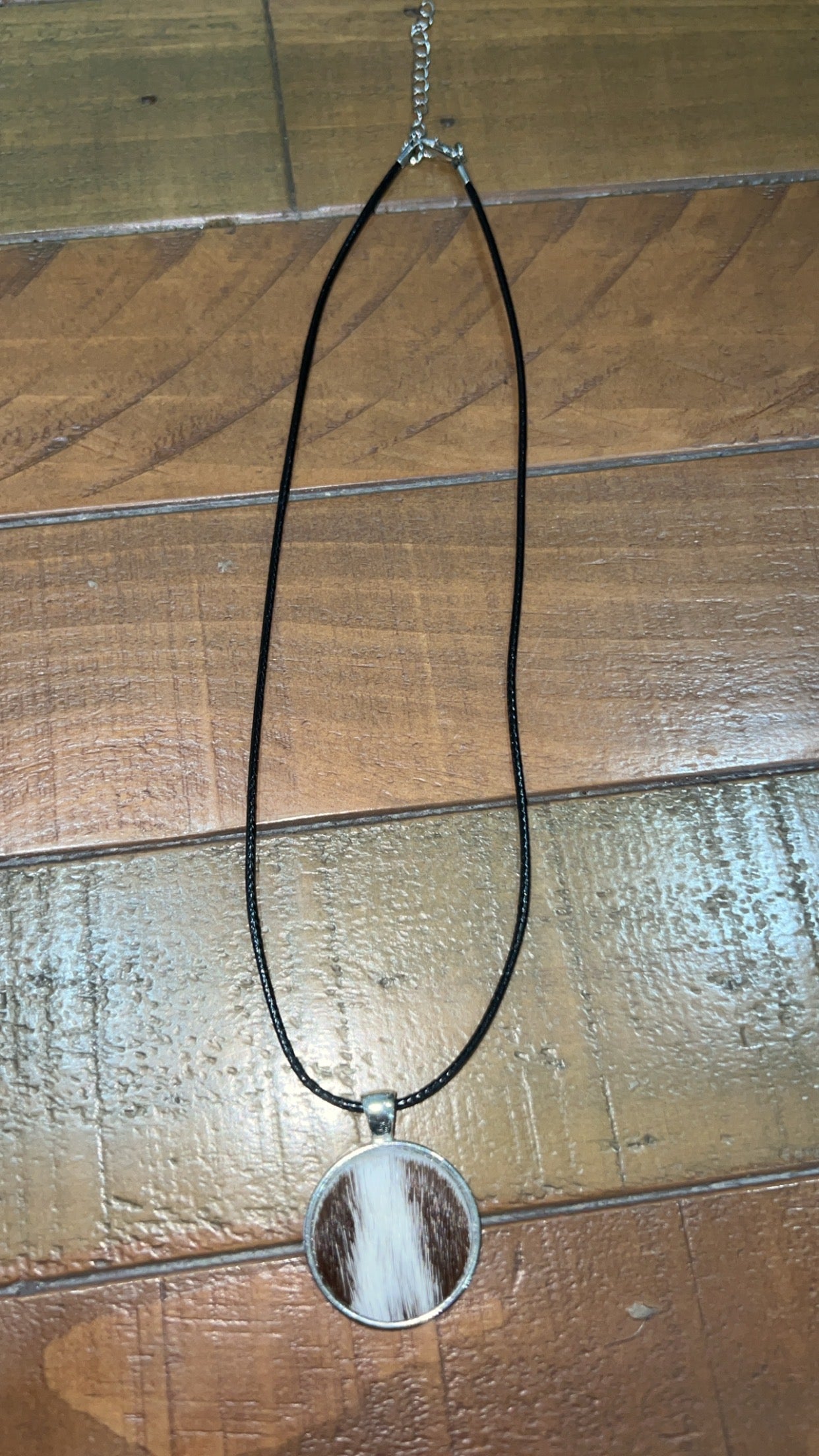 Cowhide Necklace 23mm