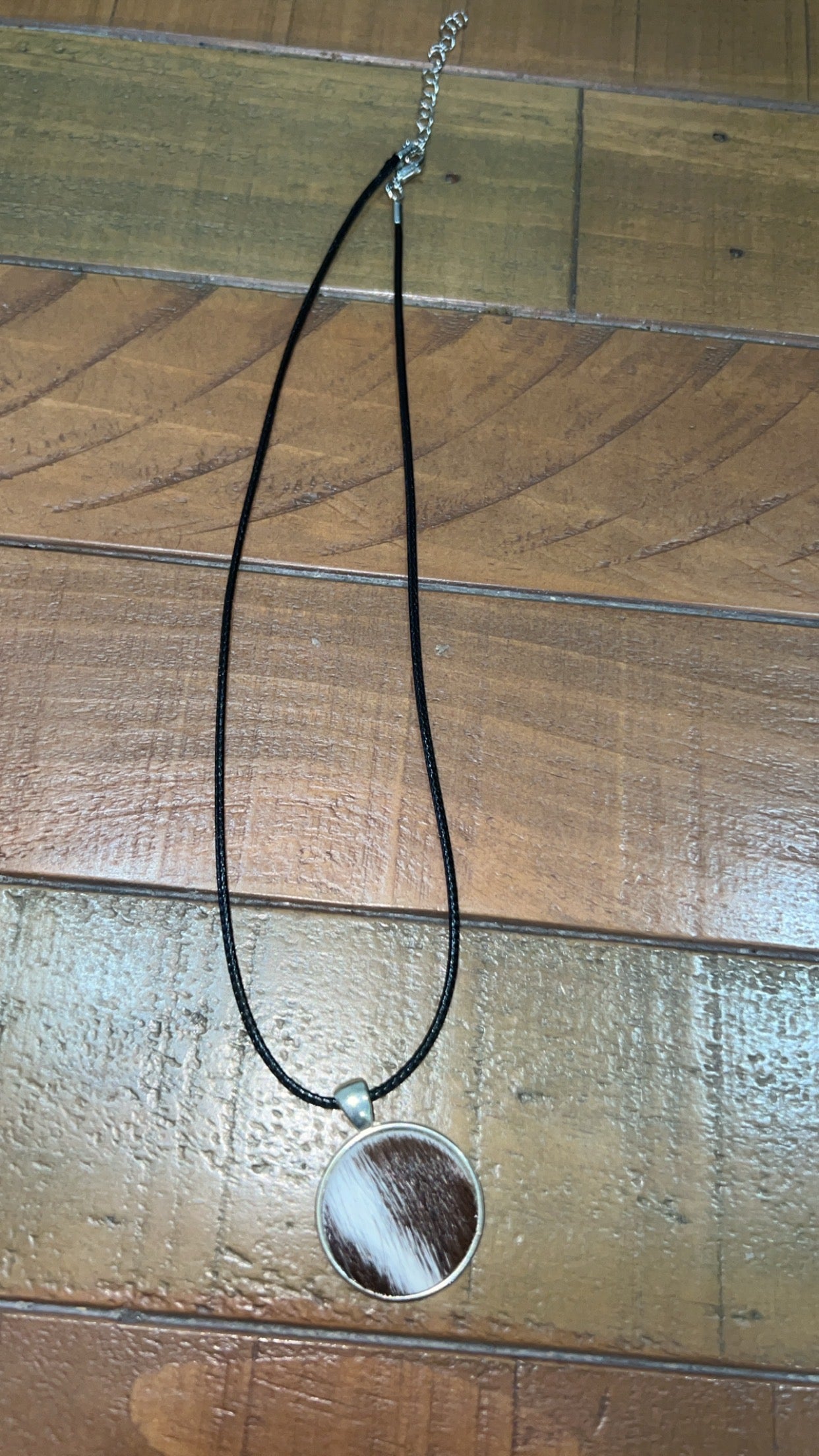 Cowhide Necklace 23mm